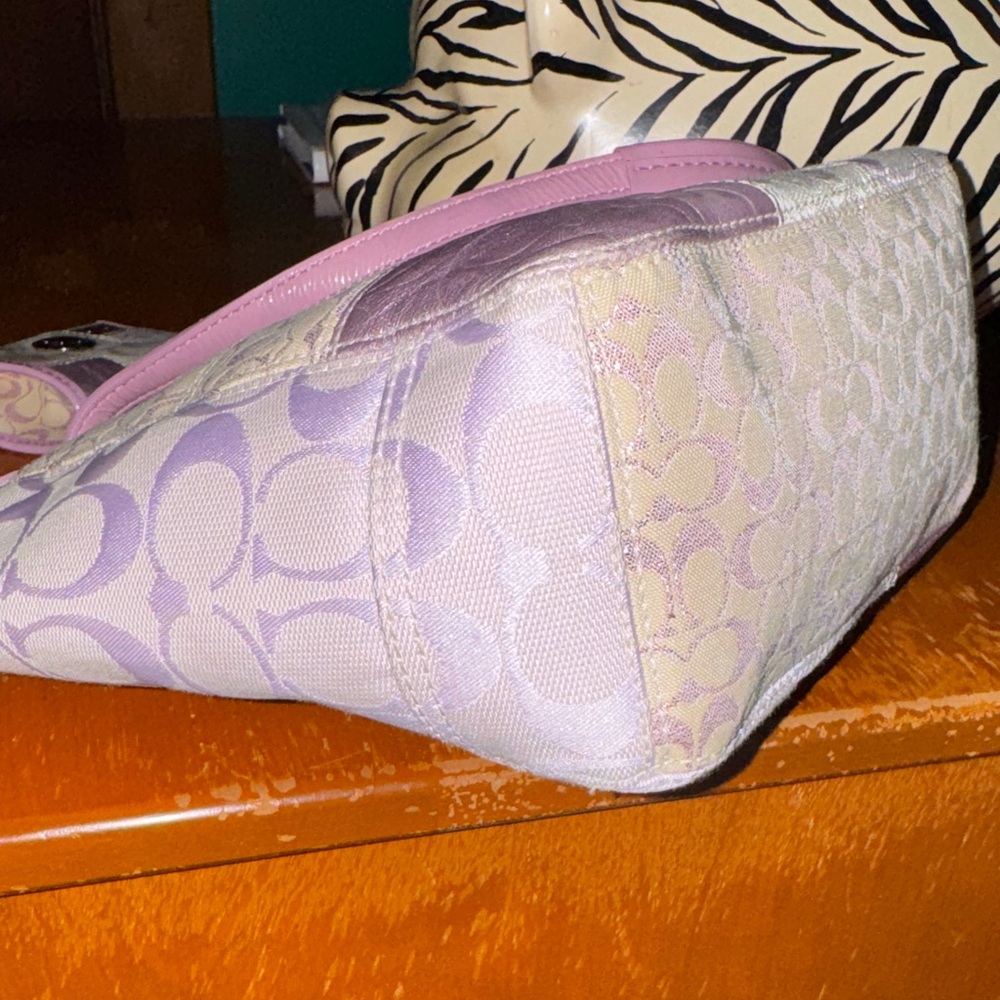 🌸☮️🍦☔️Coach Pink and Cream Patchwork Tote and Small Change Pouch - Picture 3 of 14